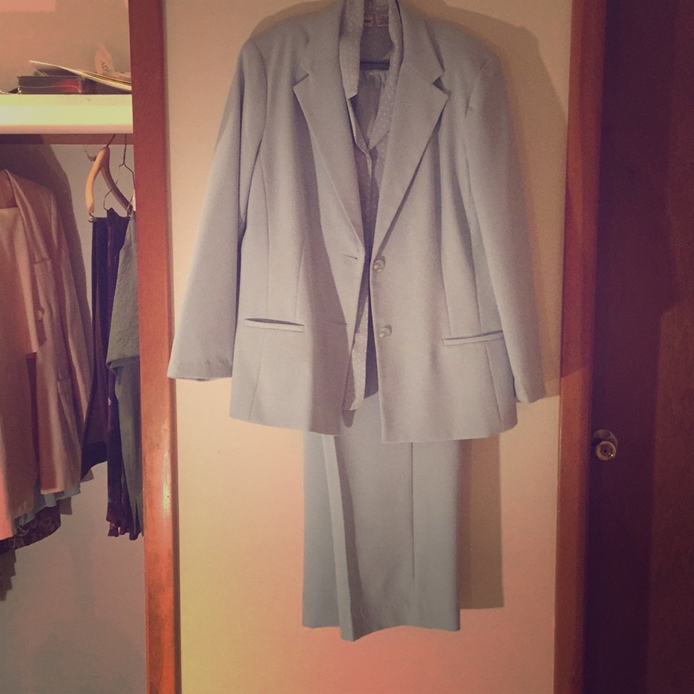 Vintage Pastel Blue Liz Bake Suite.